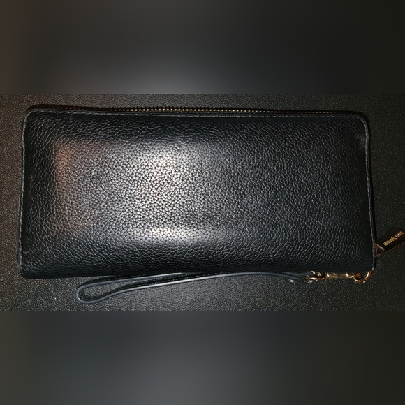 Michael Kors Wallet/Wristlet - Picture 3 of 6